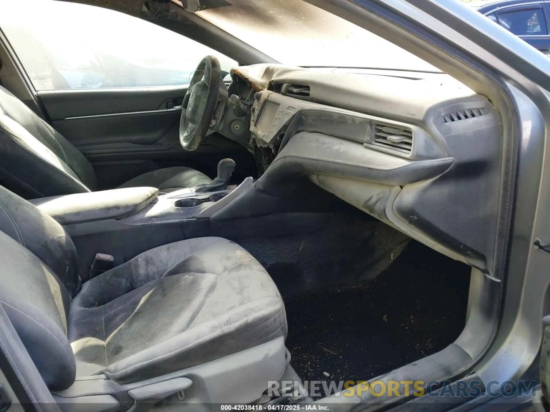 5 Photograph of a damaged car 4T1C11AK0LU994397 TOYOTA CAMRY 2020