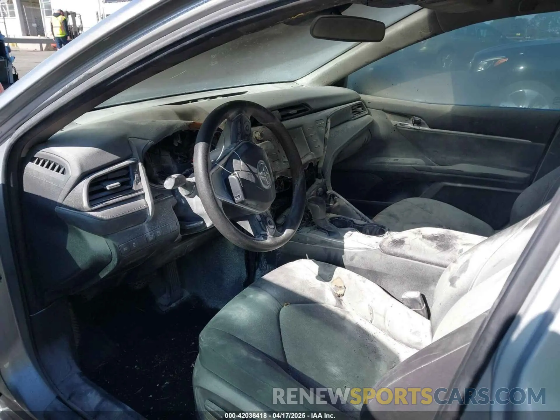 6 Photograph of a damaged car 4T1C11AK0LU994397 TOYOTA CAMRY 2020