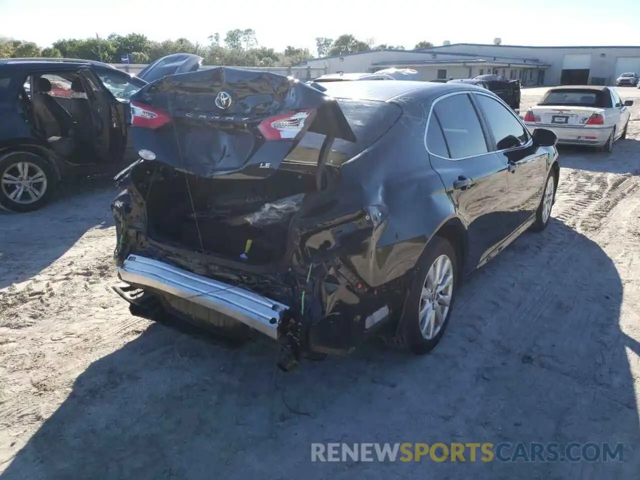 4 Photograph of a damaged car 4T1C11AK0LU995839 TOYOTA CAMRY 2020