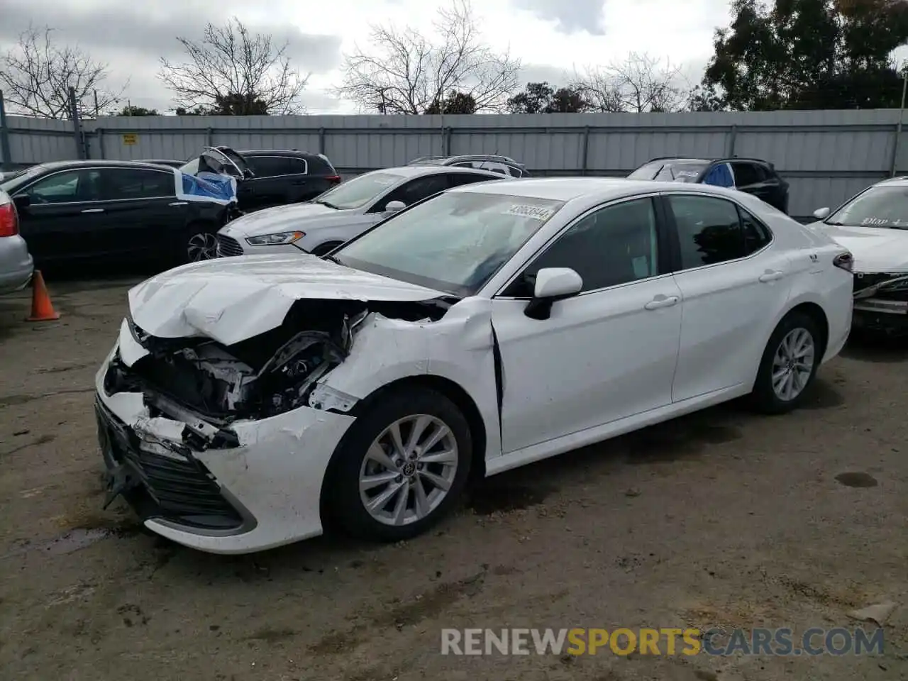 1 Photograph of a damaged car 4T1C11AK0NU674810 TOYOTA CAMRY 2020