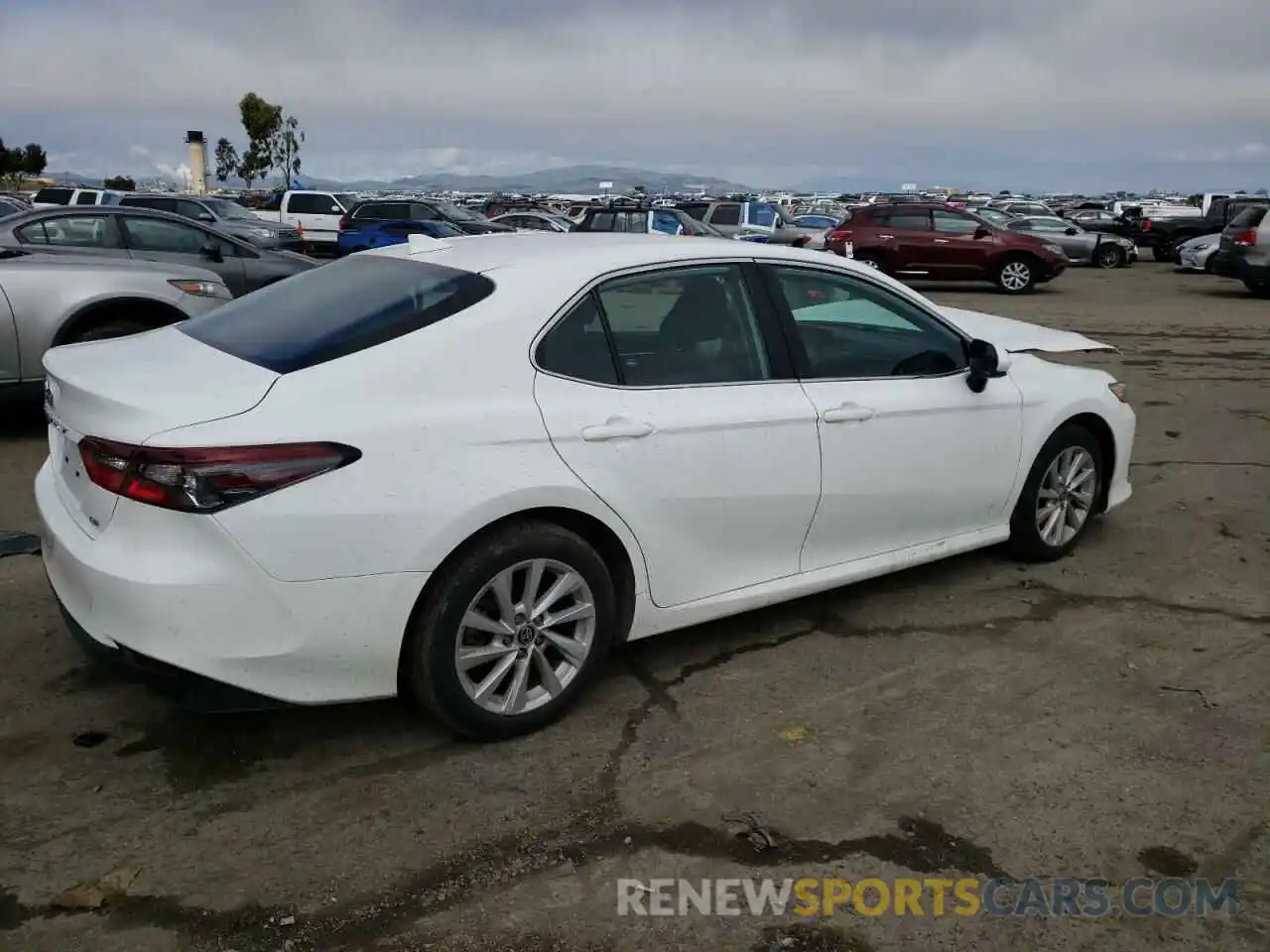 3 Photograph of a damaged car 4T1C11AK0NU674810 TOYOTA CAMRY 2020