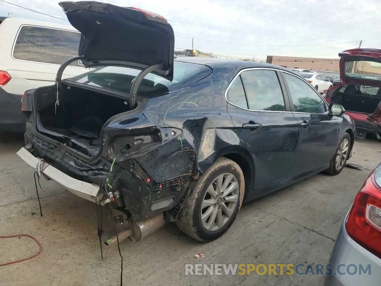 3 Photograph of a damaged car 4T1C11AK1LU308707 TOYOTA CAMRY 2020