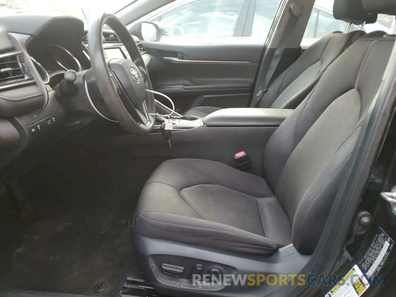 7 Photograph of a damaged car 4T1C11AK1LU308707 TOYOTA CAMRY 2020