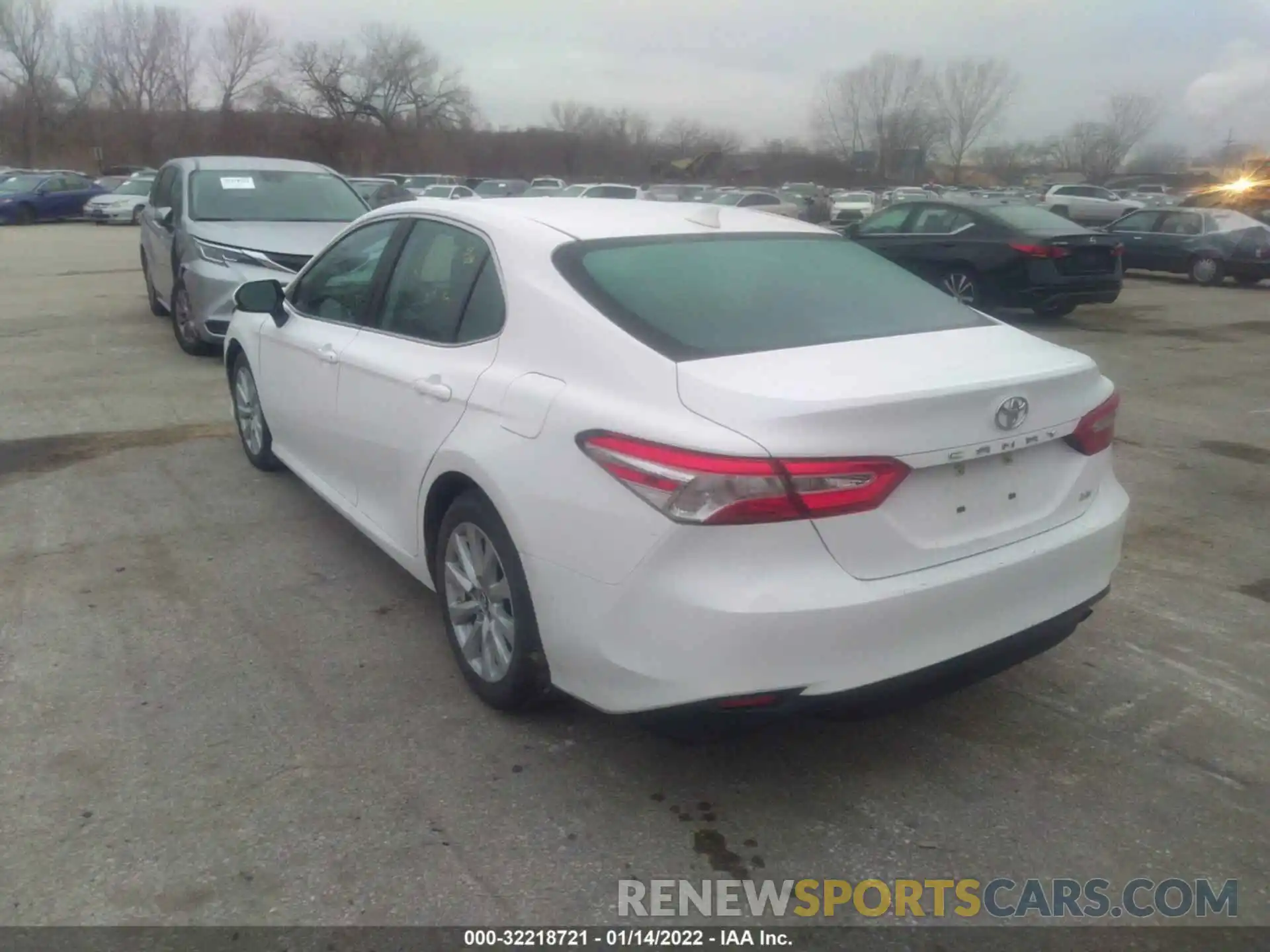 12 Photograph of a damaged car 4T1C11AK1LU334367 TOYOTA CAMRY 2020