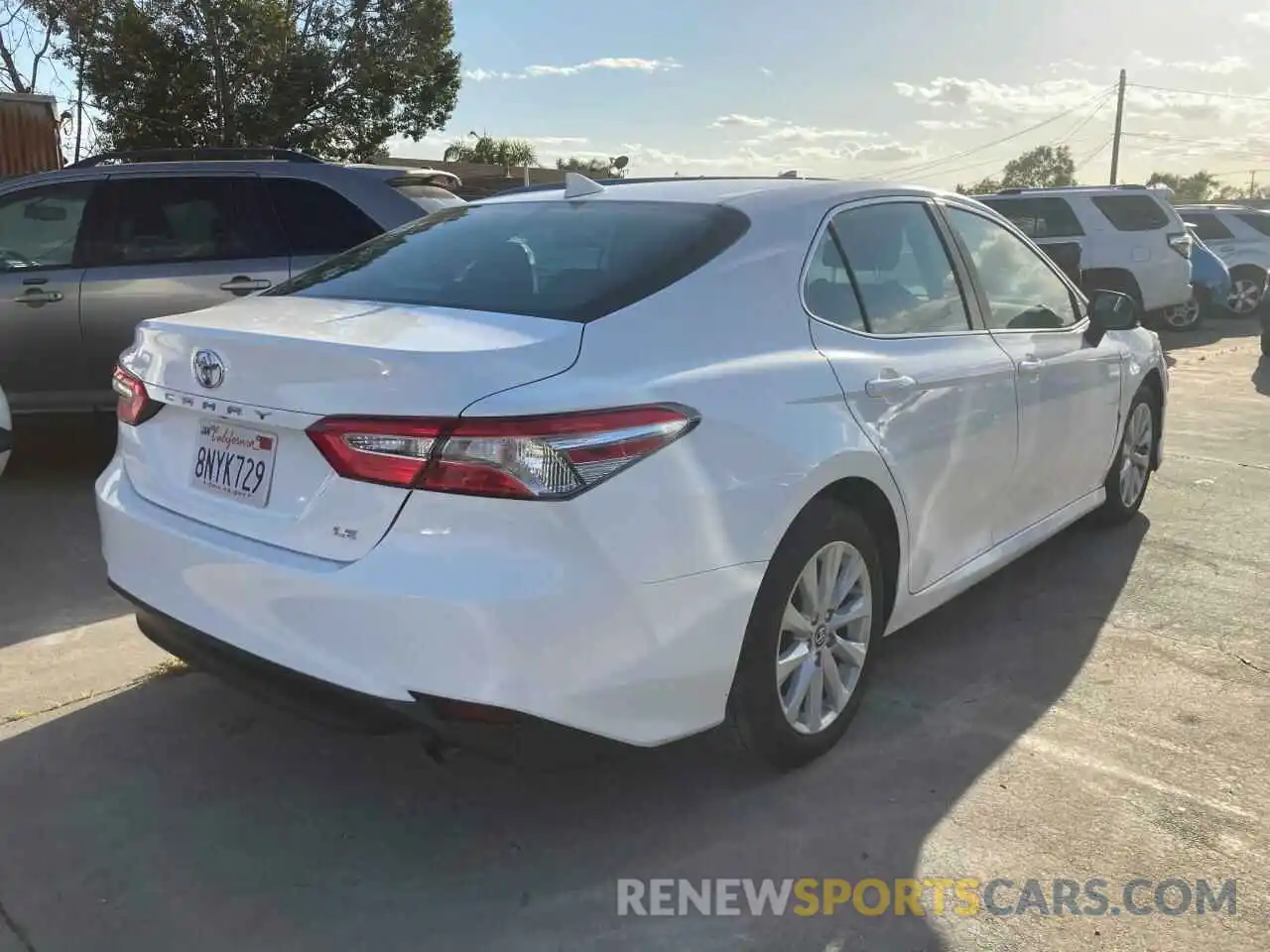 4 Photograph of a damaged car 4T1C11AK1LU334580 TOYOTA CAMRY 2020