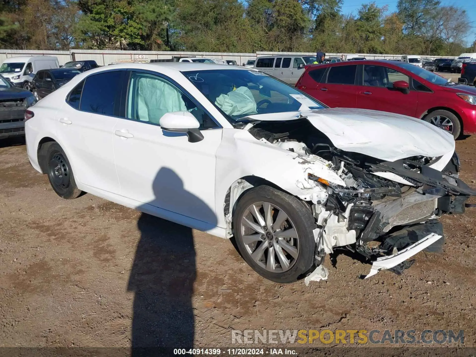 1 Photograph of a damaged car 4T1C11AK1LU359673 TOYOTA CAMRY 2020