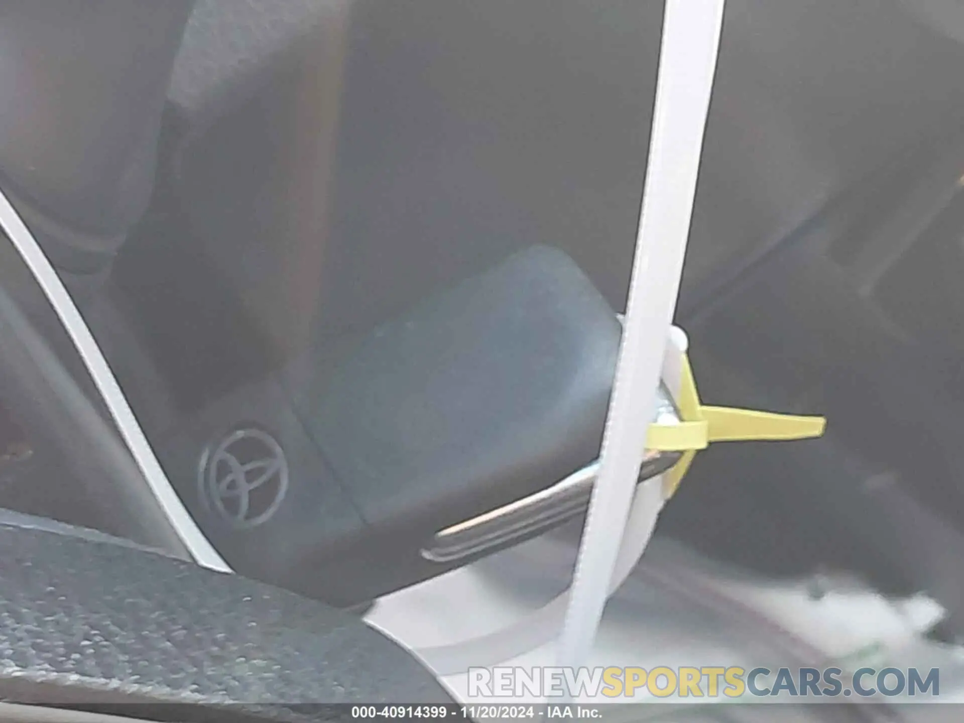 11 Photograph of a damaged car 4T1C11AK1LU359673 TOYOTA CAMRY 2020