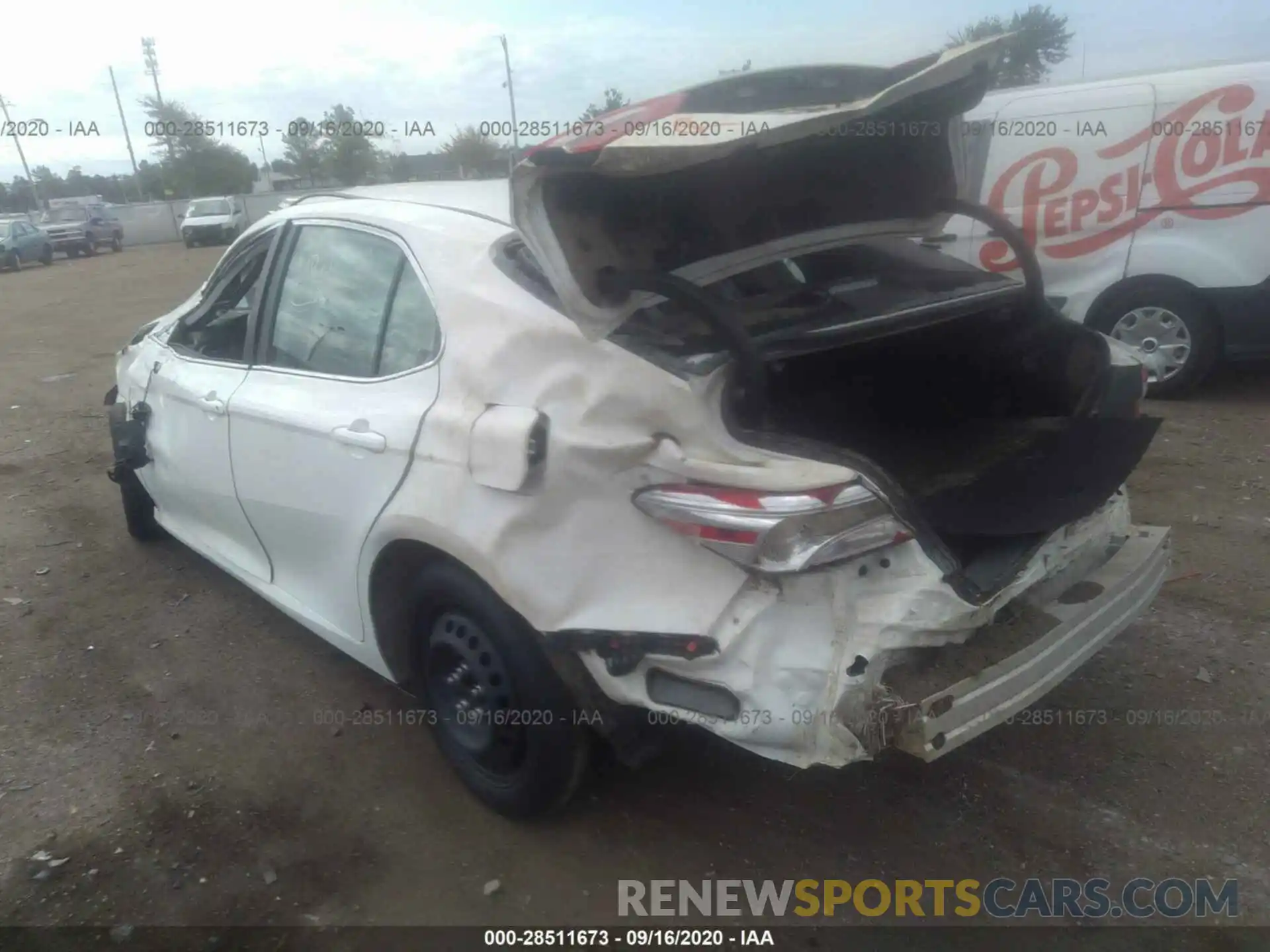 3 Photograph of a damaged car 4T1C11AK1LU363139 TOYOTA CAMRY 2020