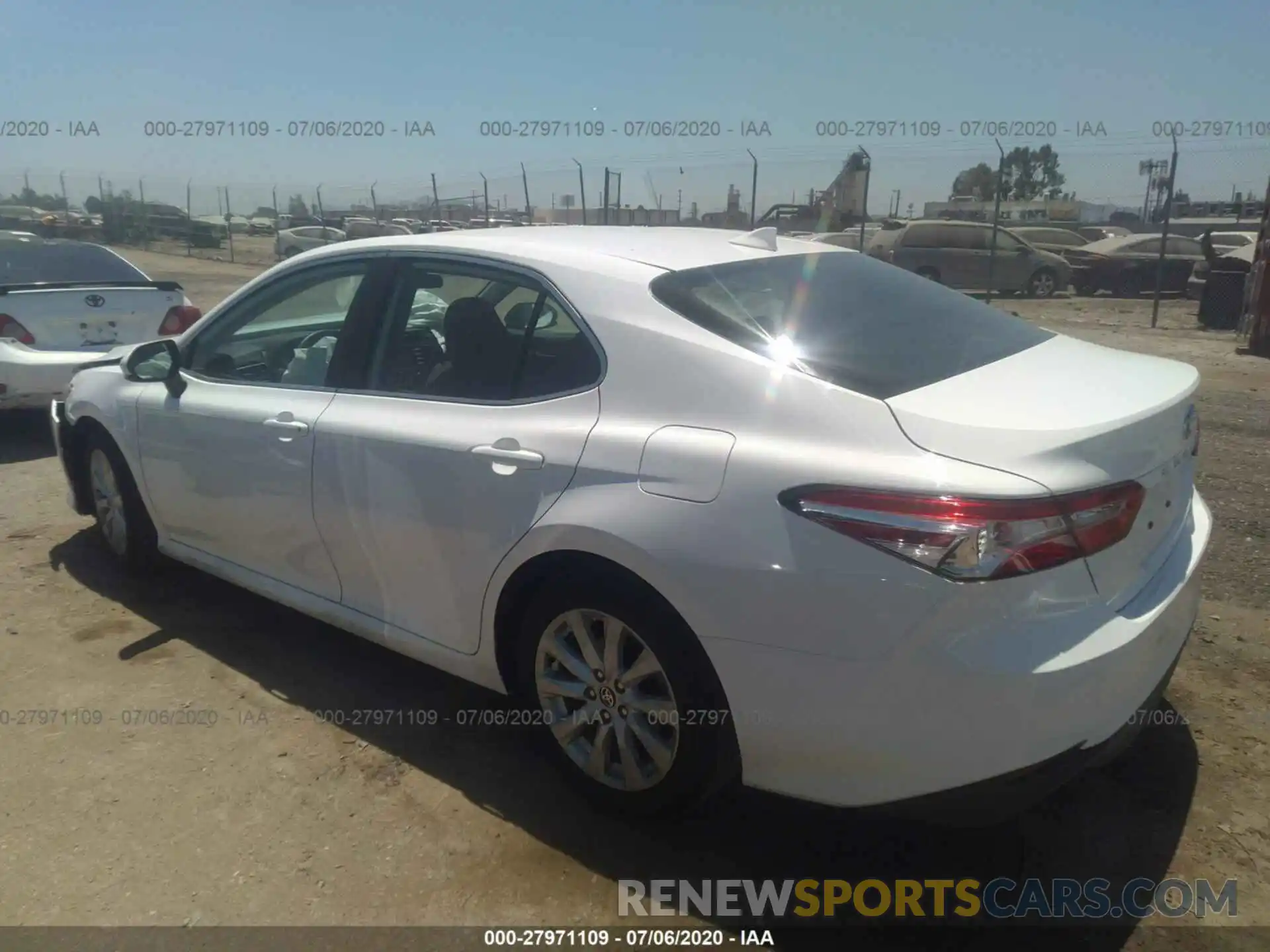 3 Photograph of a damaged car 4T1C11AK1LU364176 TOYOTA CAMRY 2020