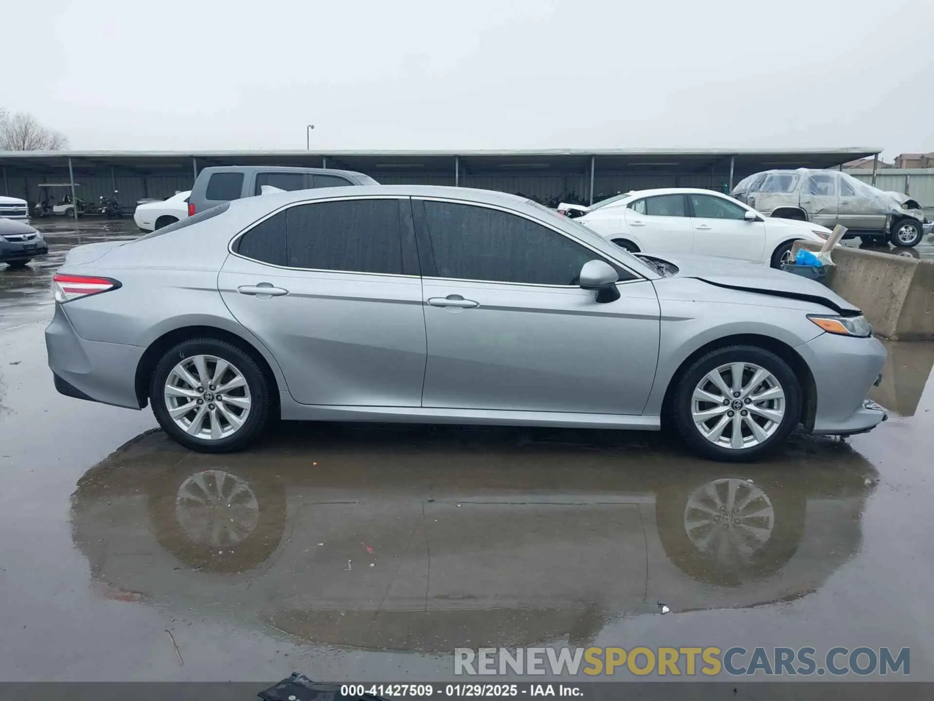 14 Photograph of a damaged car 4T1C11AK1LU382855 TOYOTA CAMRY 2020
