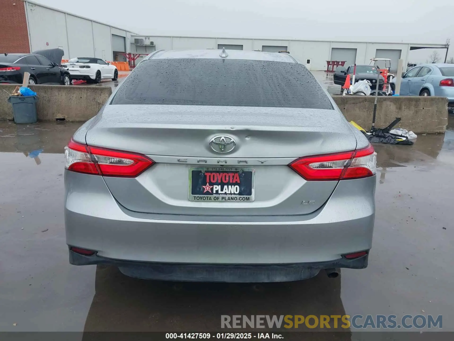 17 Photograph of a damaged car 4T1C11AK1LU382855 TOYOTA CAMRY 2020