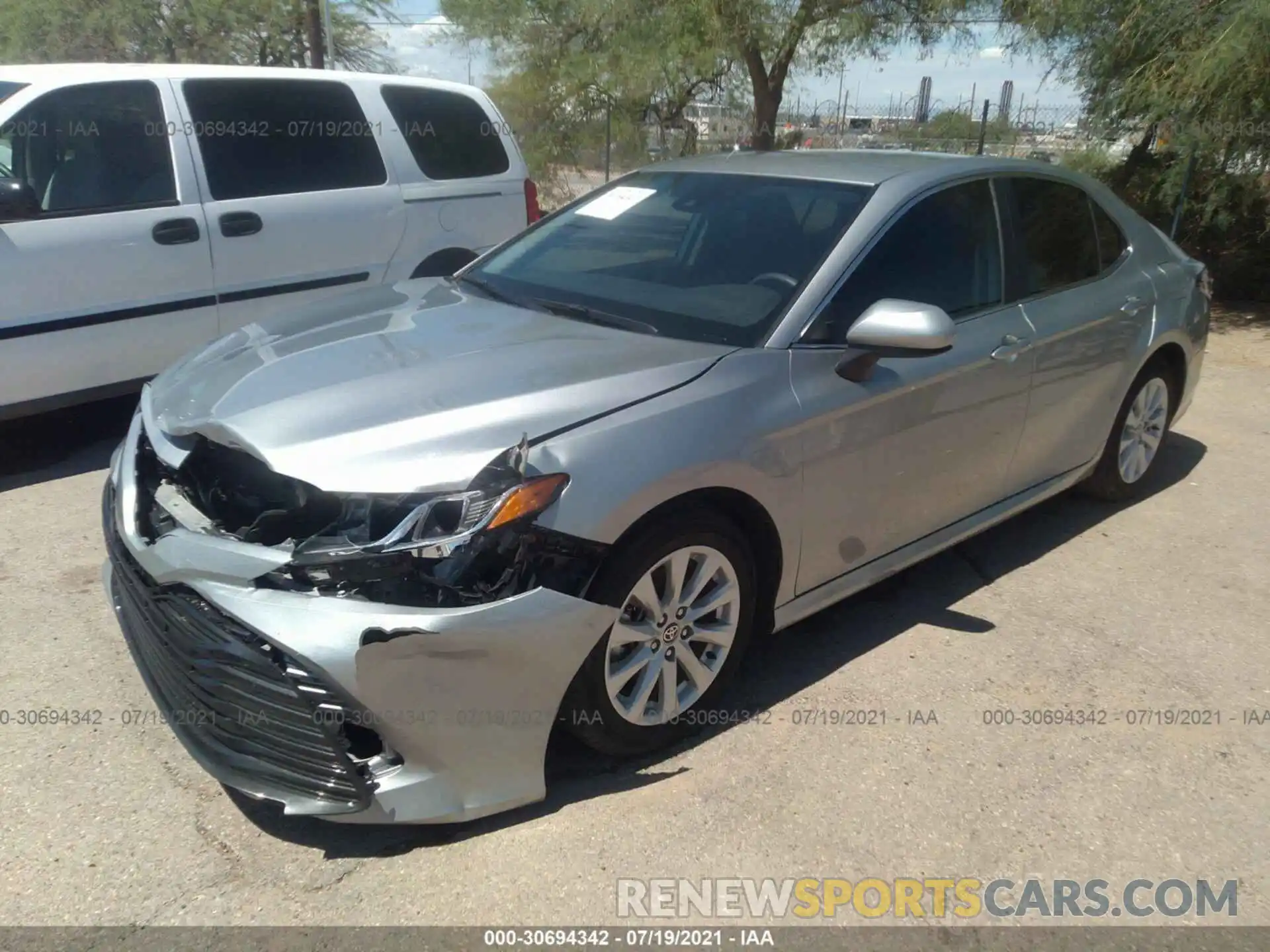 2 Photograph of a damaged car 4T1C11AK1LU386629 TOYOTA CAMRY 2020