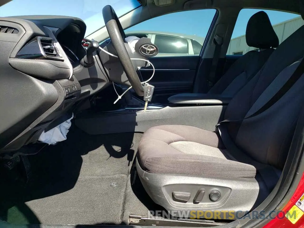 7 Photograph of a damaged car 4T1C11AK1LU399395 TOYOTA CAMRY 2020