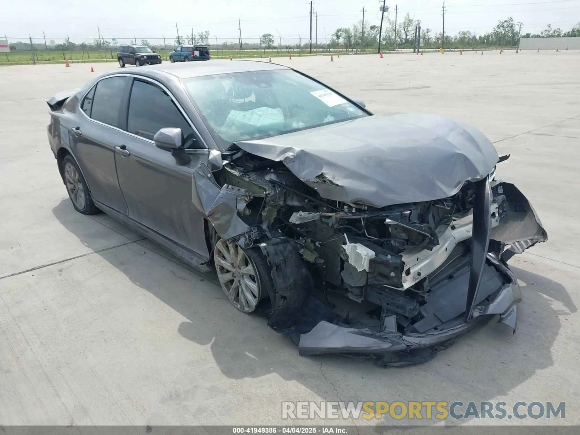 1 Photograph of a damaged car 4T1C11AK1LU505201 TOYOTA CAMRY 2020