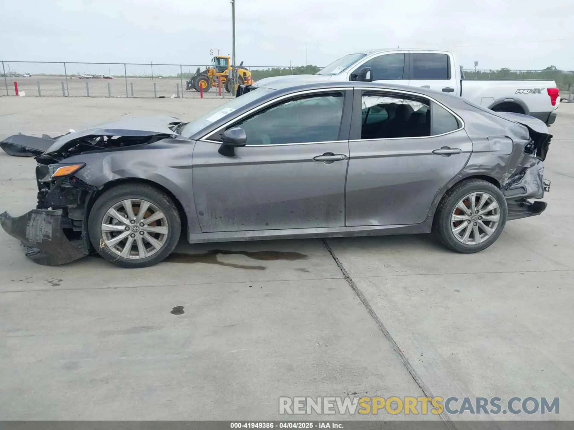 13 Photograph of a damaged car 4T1C11AK1LU505201 TOYOTA CAMRY 2020