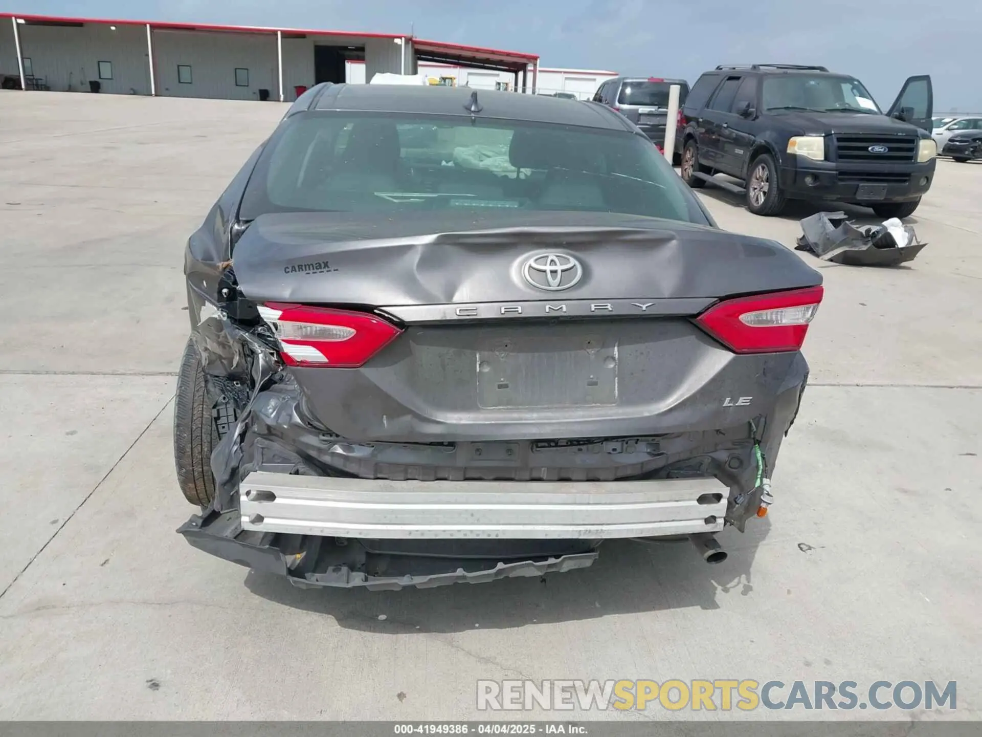 15 Photograph of a damaged car 4T1C11AK1LU505201 TOYOTA CAMRY 2020