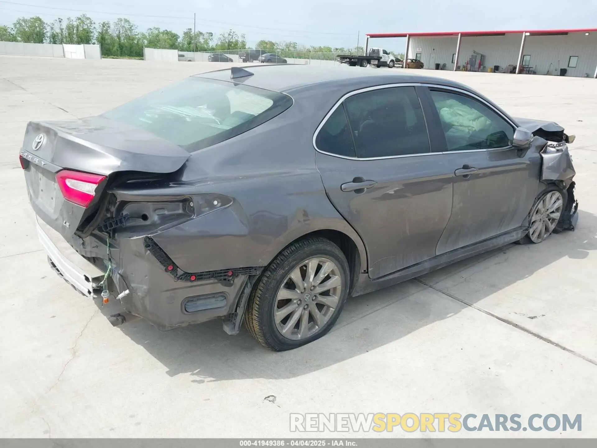 4 Photograph of a damaged car 4T1C11AK1LU505201 TOYOTA CAMRY 2020