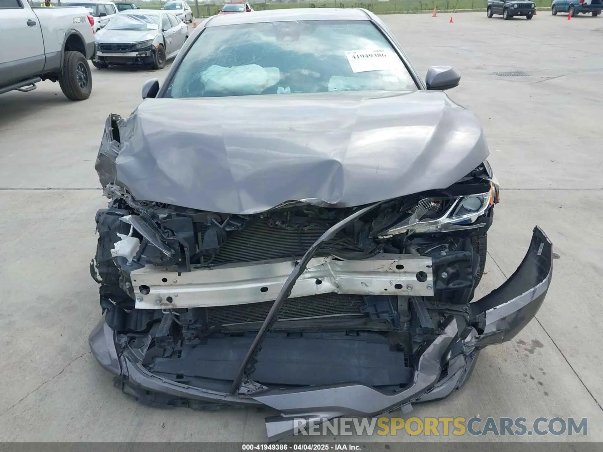 6 Photograph of a damaged car 4T1C11AK1LU505201 TOYOTA CAMRY 2020