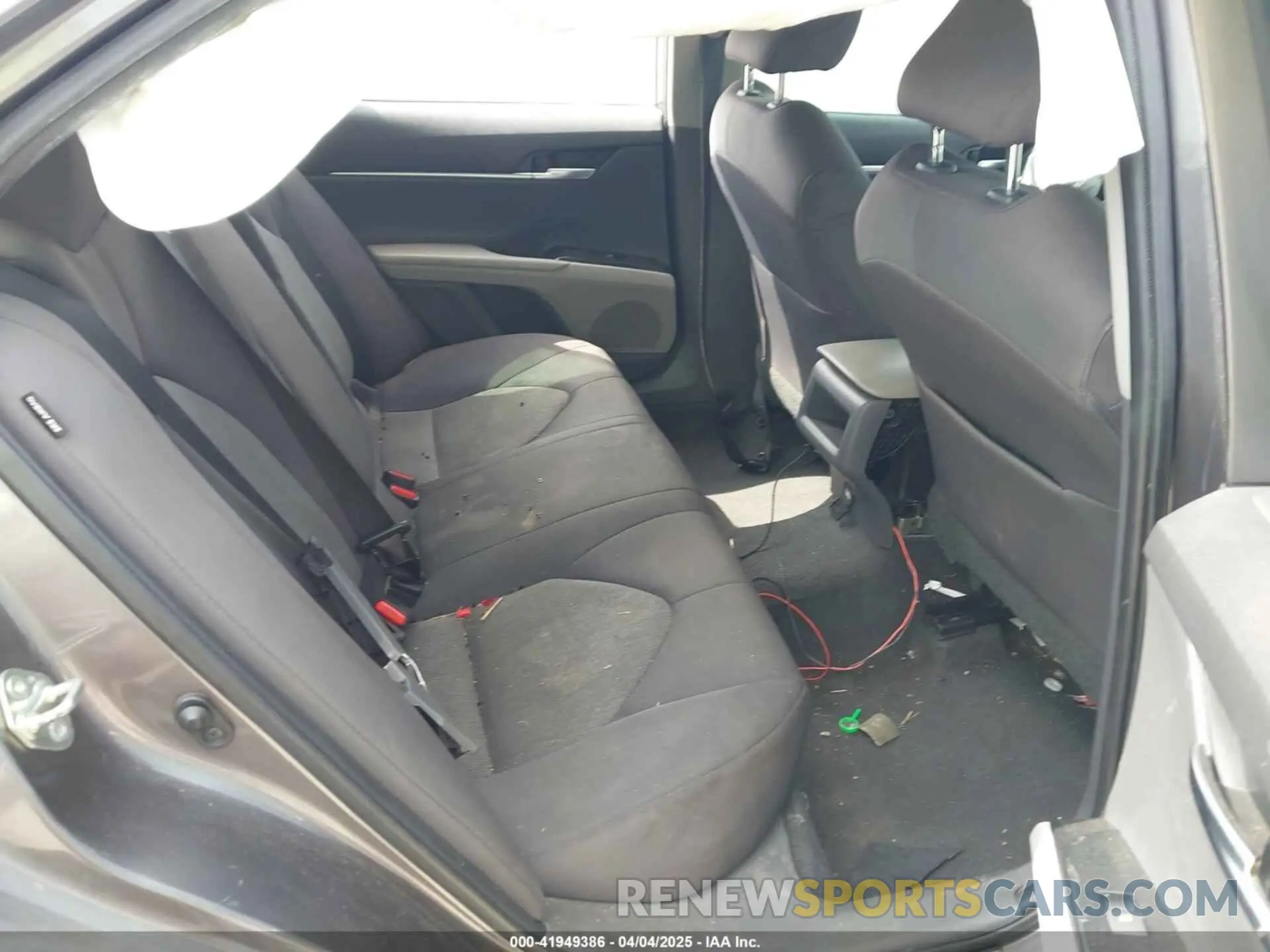 8 Photograph of a damaged car 4T1C11AK1LU505201 TOYOTA CAMRY 2020