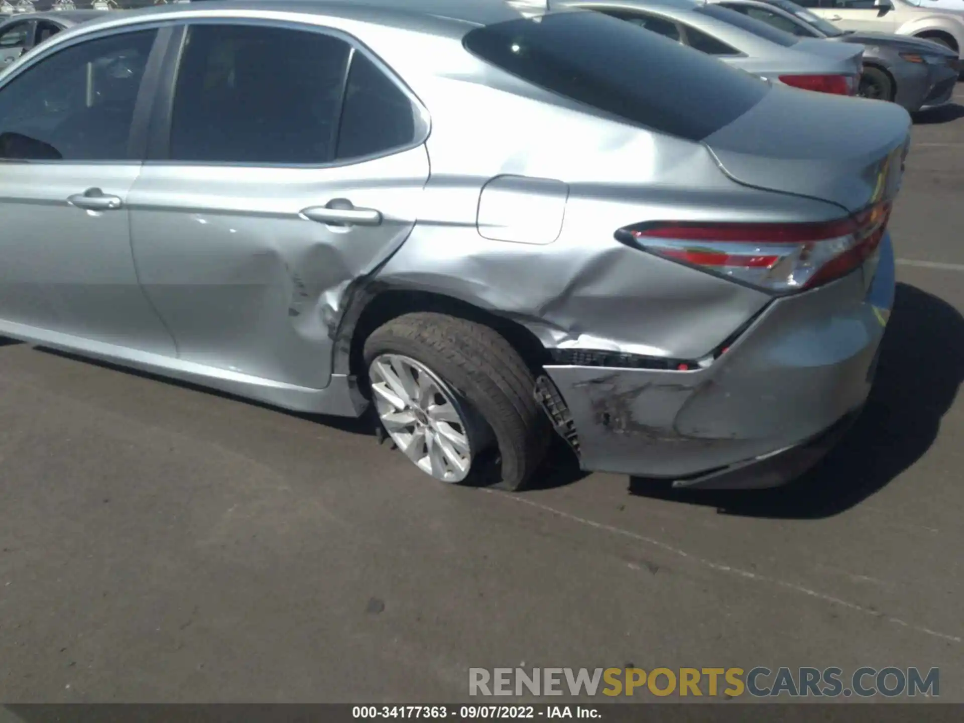 6 Photograph of a damaged car 4T1C11AK1LU505425 TOYOTA CAMRY 2020