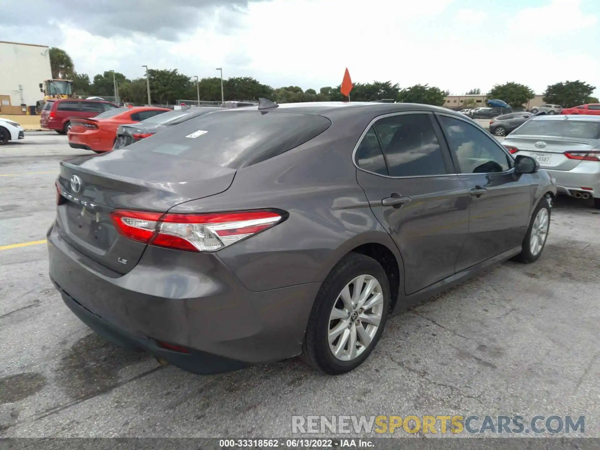 4 Photograph of a damaged car 4T1C11AK1LU505957 TOYOTA CAMRY 2020