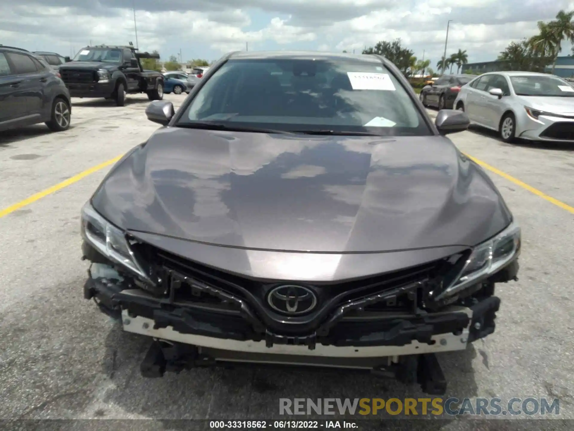 6 Photograph of a damaged car 4T1C11AK1LU505957 TOYOTA CAMRY 2020