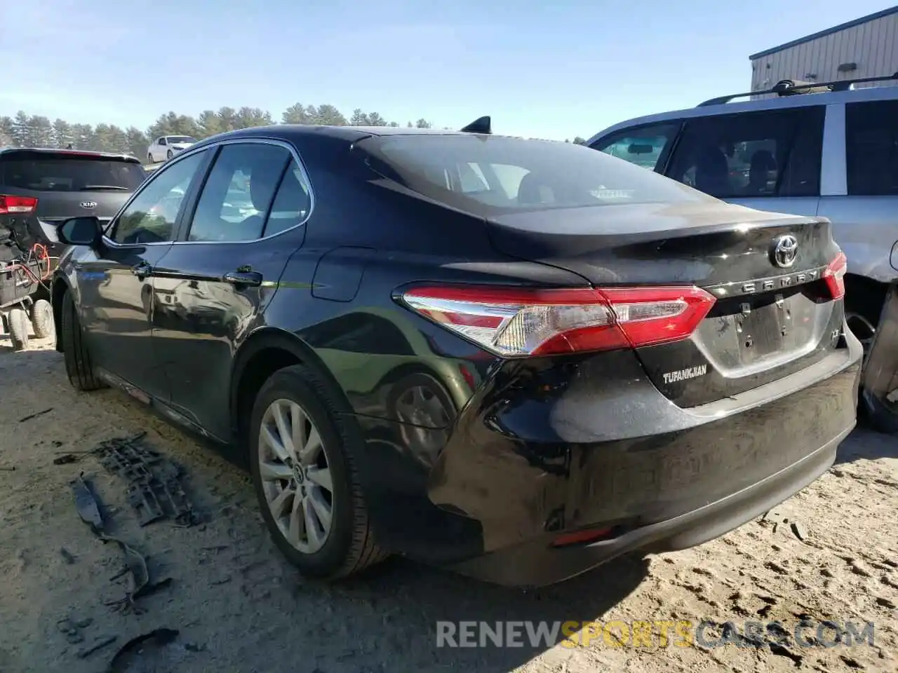 3 Photograph of a damaged car 4T1C11AK1LU860529 TOYOTA CAMRY 2020