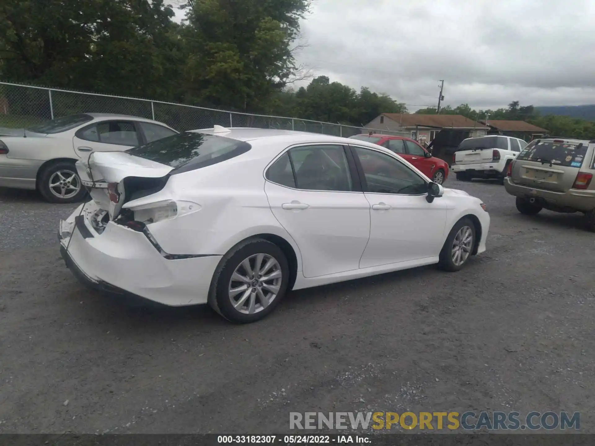 4 Photograph of a damaged car 4T1C11AK1LU870669 TOYOTA CAMRY 2020