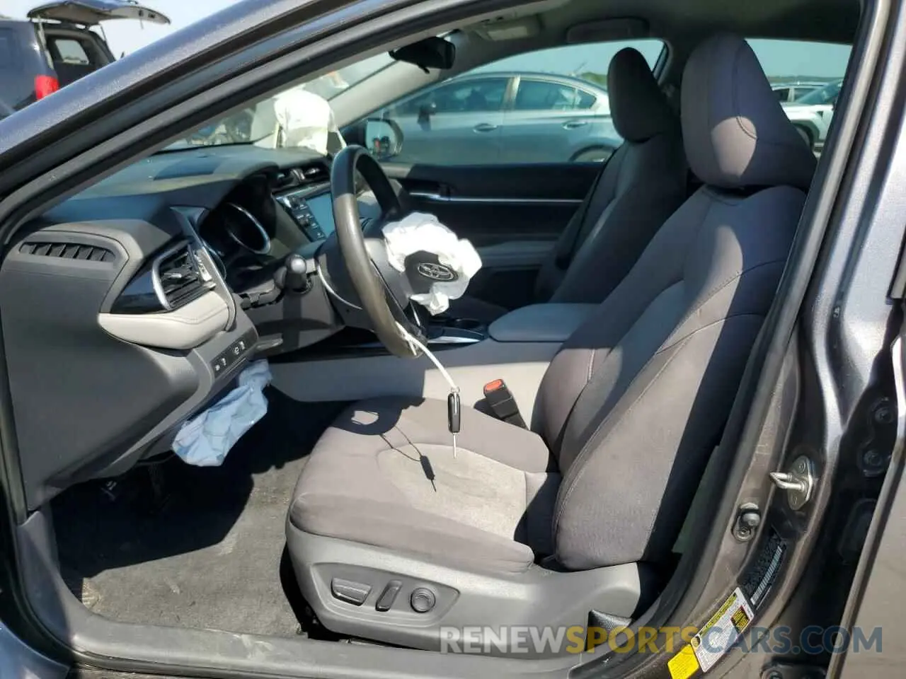 7 Photograph of a damaged car 4T1C11AK1LU884328 TOYOTA CAMRY 2020