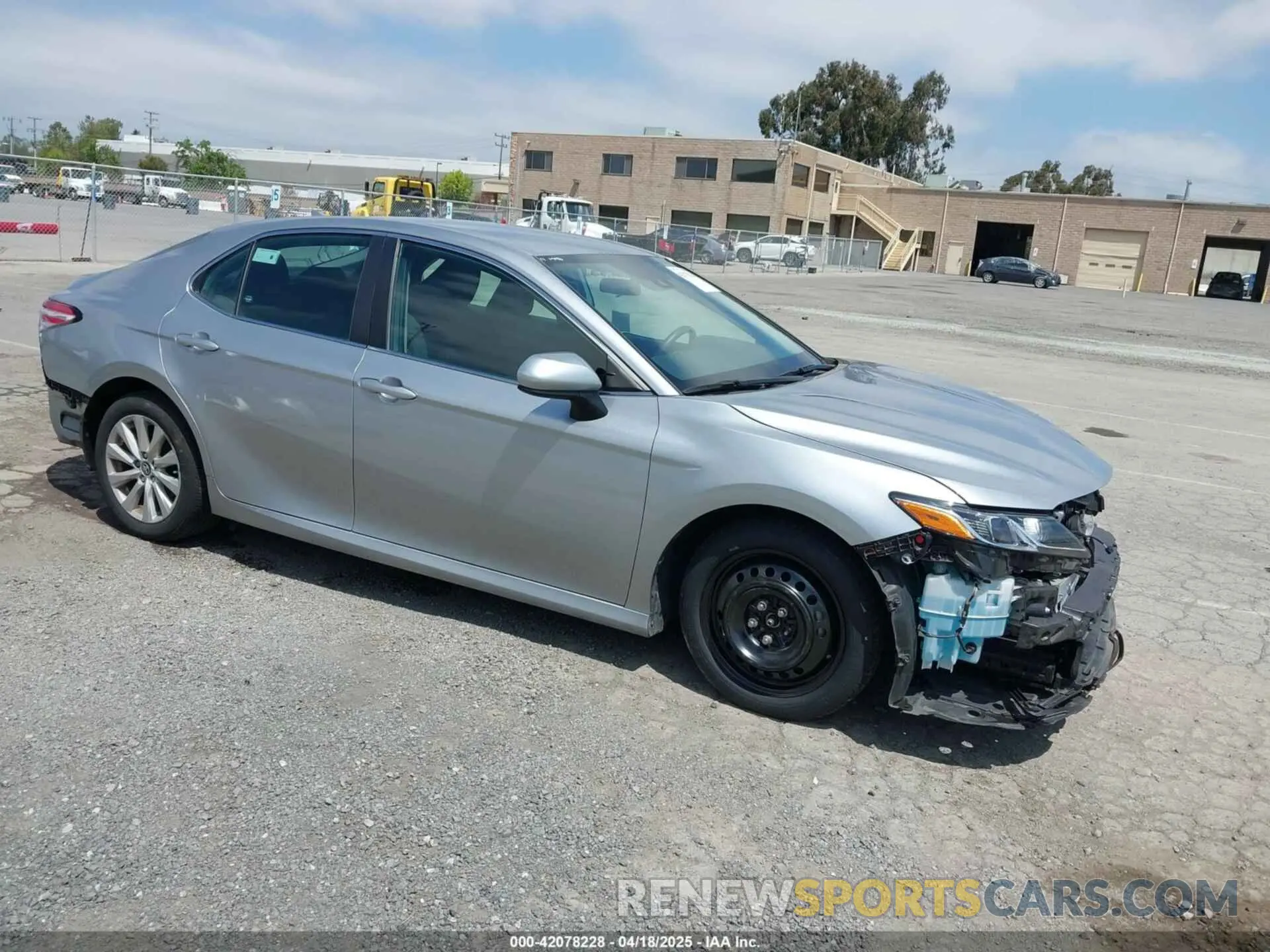 1 Photograph of a damaged car 4T1C11AK1LU901886 TOYOTA CAMRY 2020