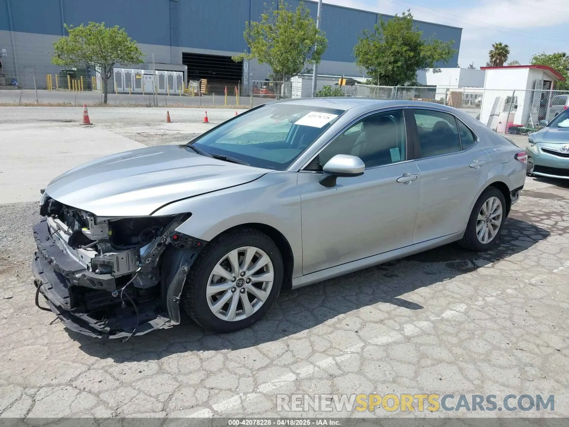 2 Photograph of a damaged car 4T1C11AK1LU901886 TOYOTA CAMRY 2020