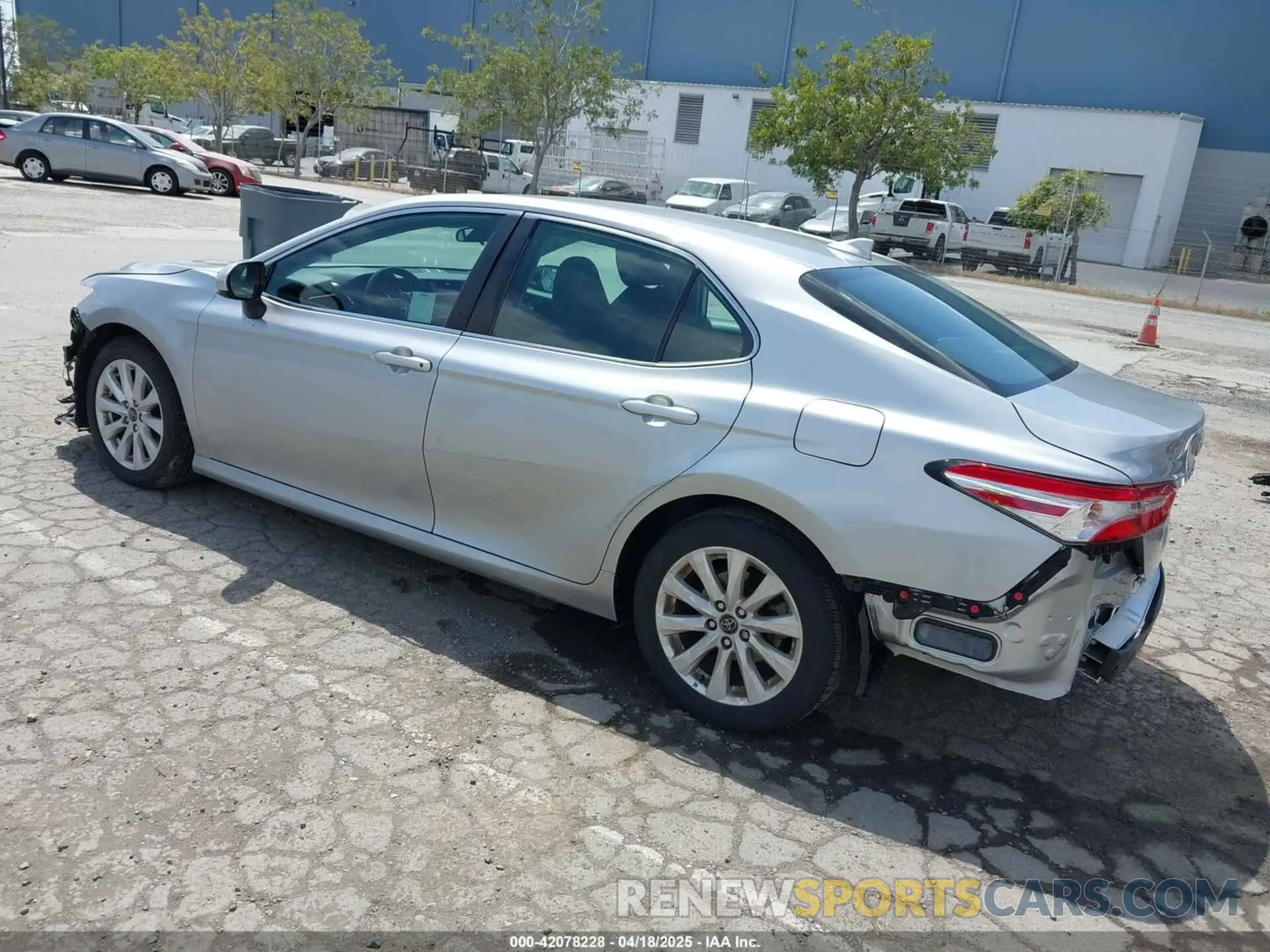 3 Photograph of a damaged car 4T1C11AK1LU901886 TOYOTA CAMRY 2020