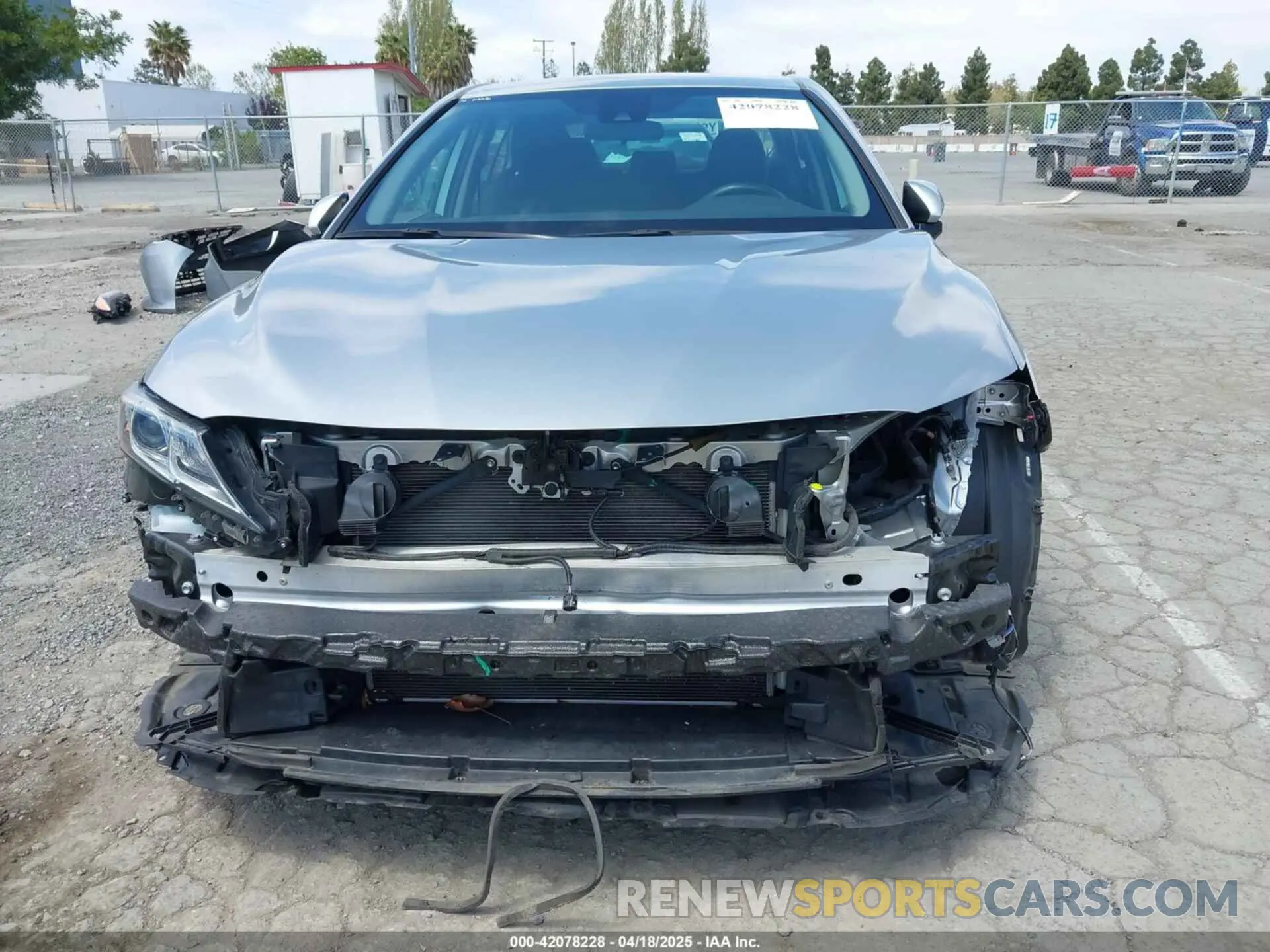 6 Photograph of a damaged car 4T1C11AK1LU901886 TOYOTA CAMRY 2020