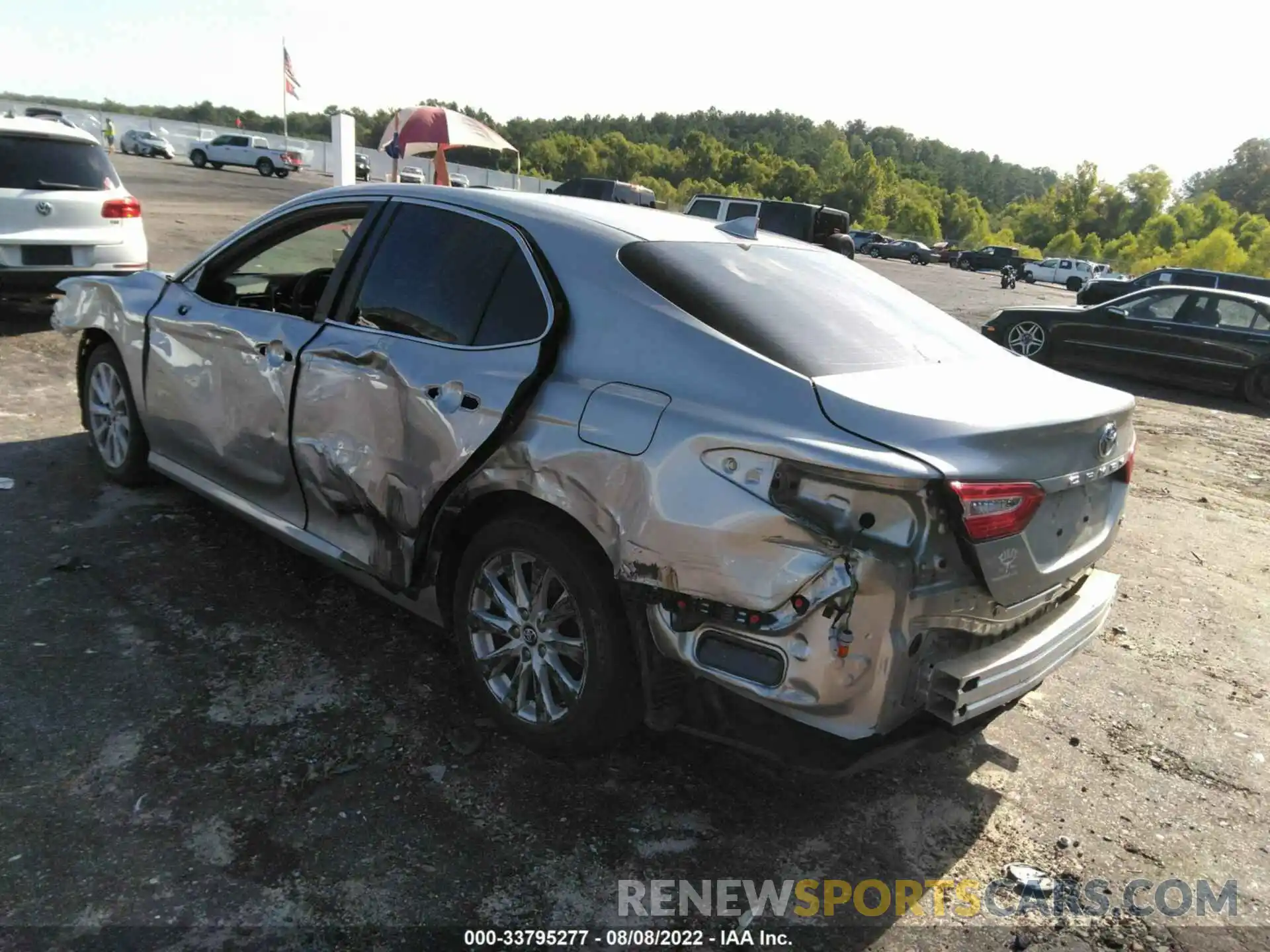 3 Photograph of a damaged car 4T1C11AK1LU904965 TOYOTA CAMRY 2020