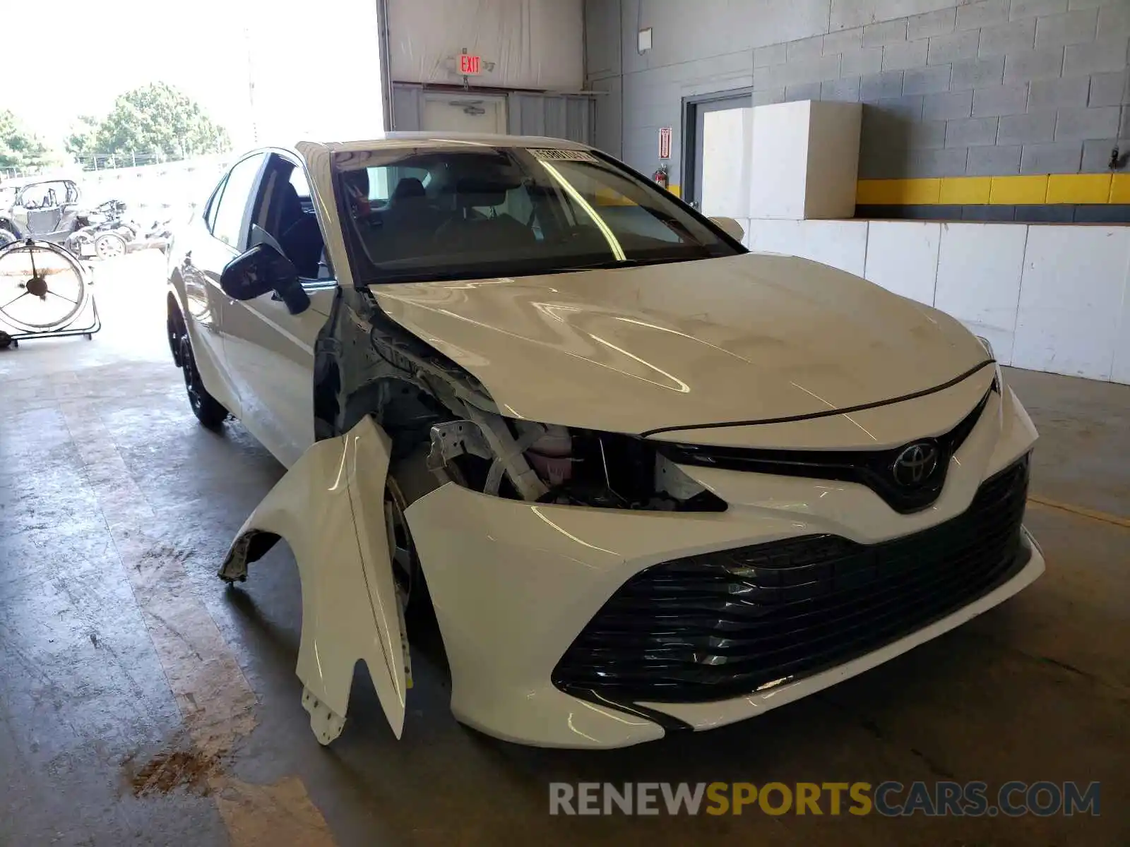 1 Photograph of a damaged car 4T1C11AK1LU907056 TOYOTA CAMRY 2020