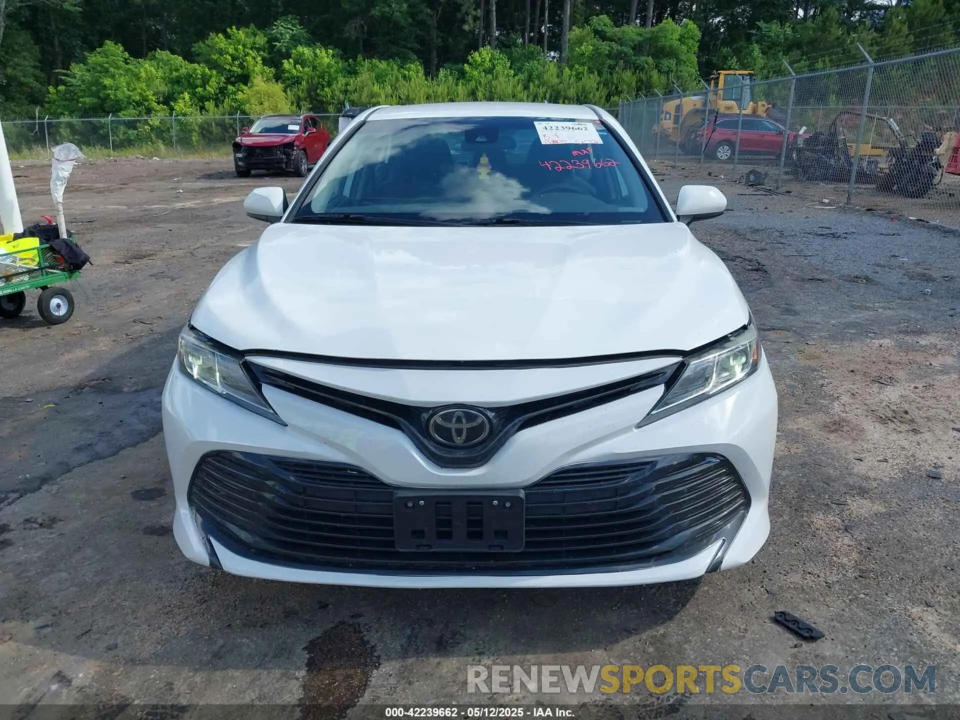 13 Photograph of a damaged car 4T1C11AK1LU916520 TOYOTA CAMRY 2020