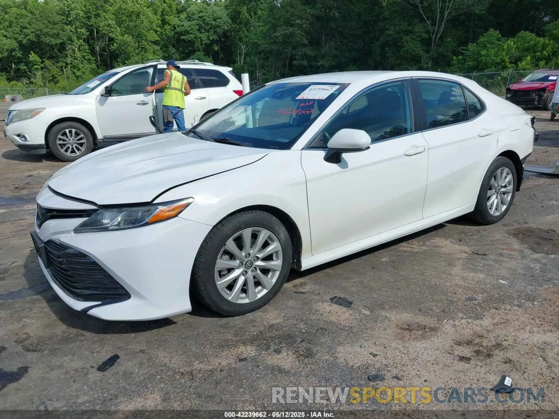 2 Photograph of a damaged car 4T1C11AK1LU916520 TOYOTA CAMRY 2020