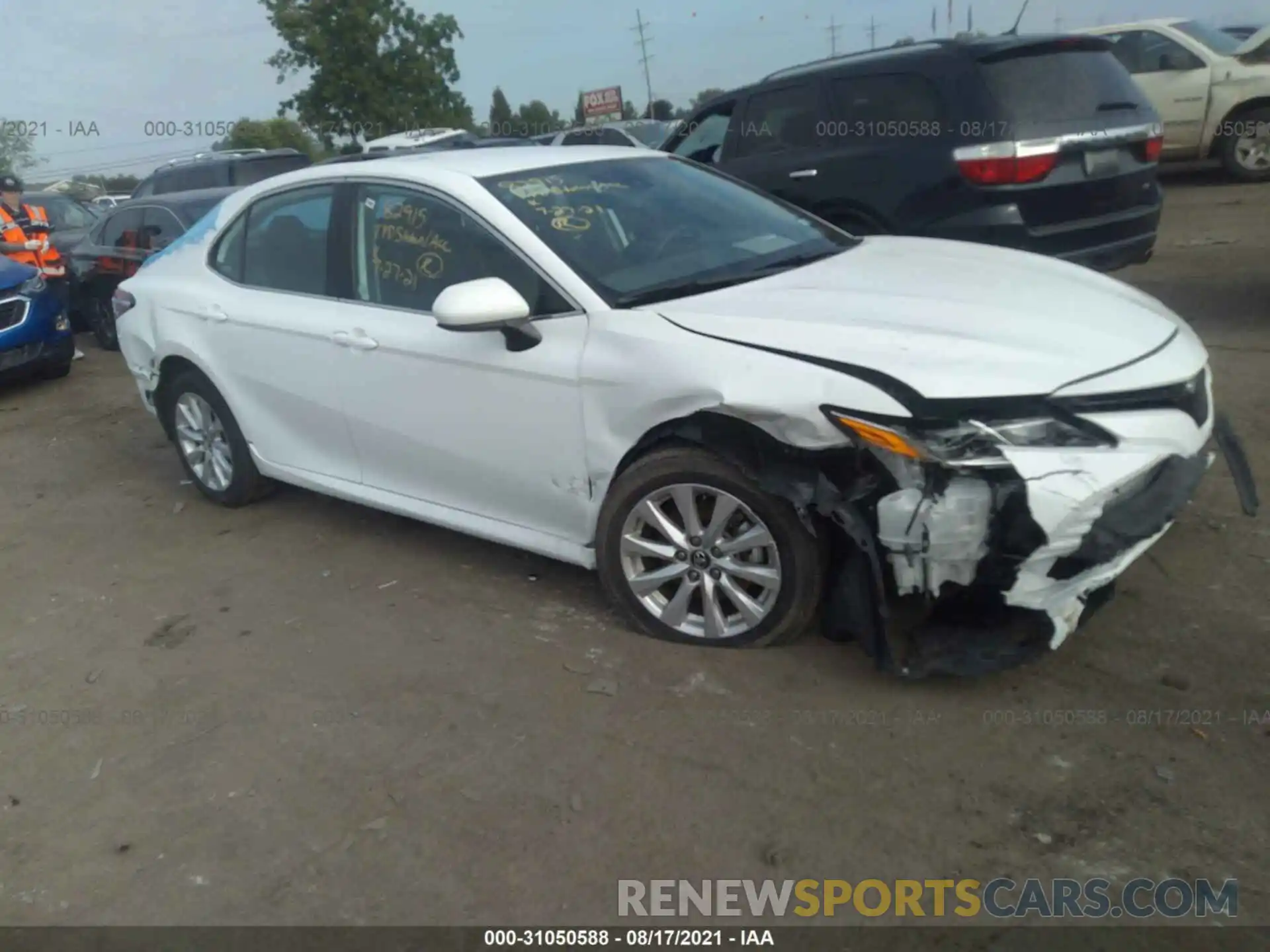 1 Photograph of a damaged car 4T1C11AK1LU927369 TOYOTA CAMRY 2020