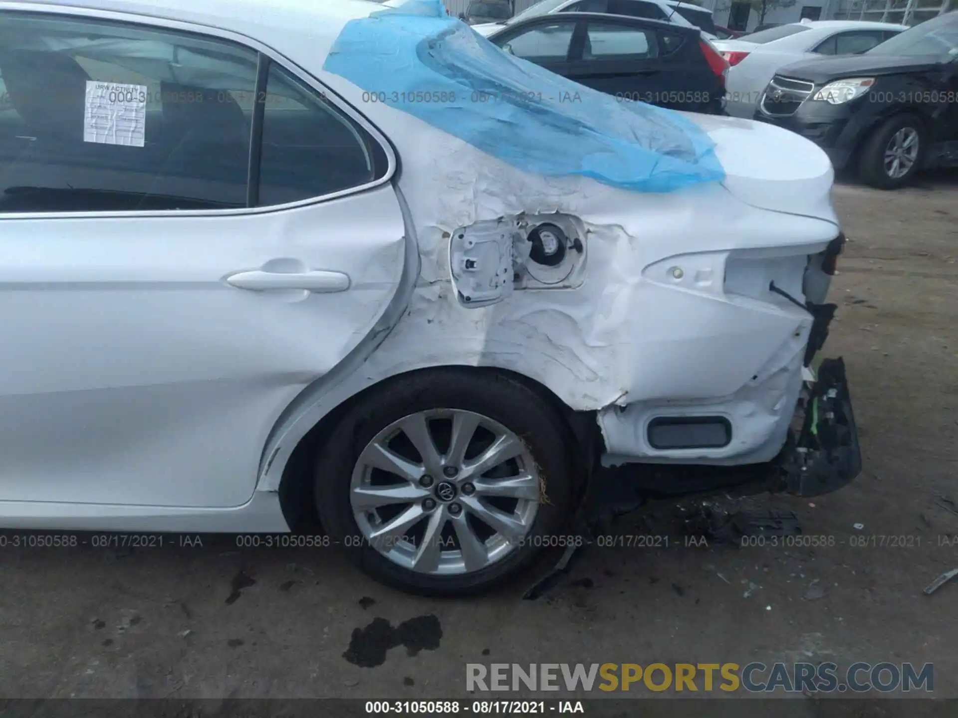 6 Photograph of a damaged car 4T1C11AK1LU927369 TOYOTA CAMRY 2020