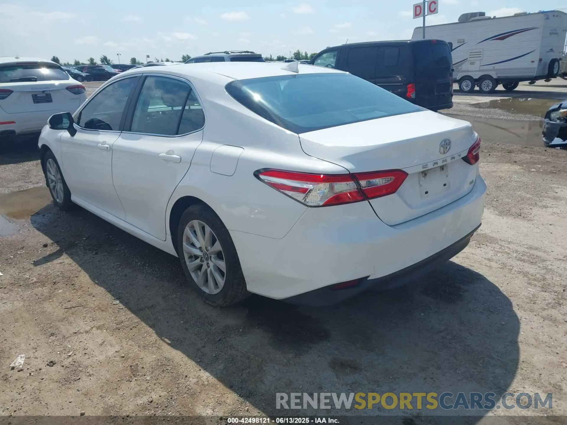 3 Photograph of a damaged car 4T1C11AK1LU929932 TOYOTA CAMRY 2020
