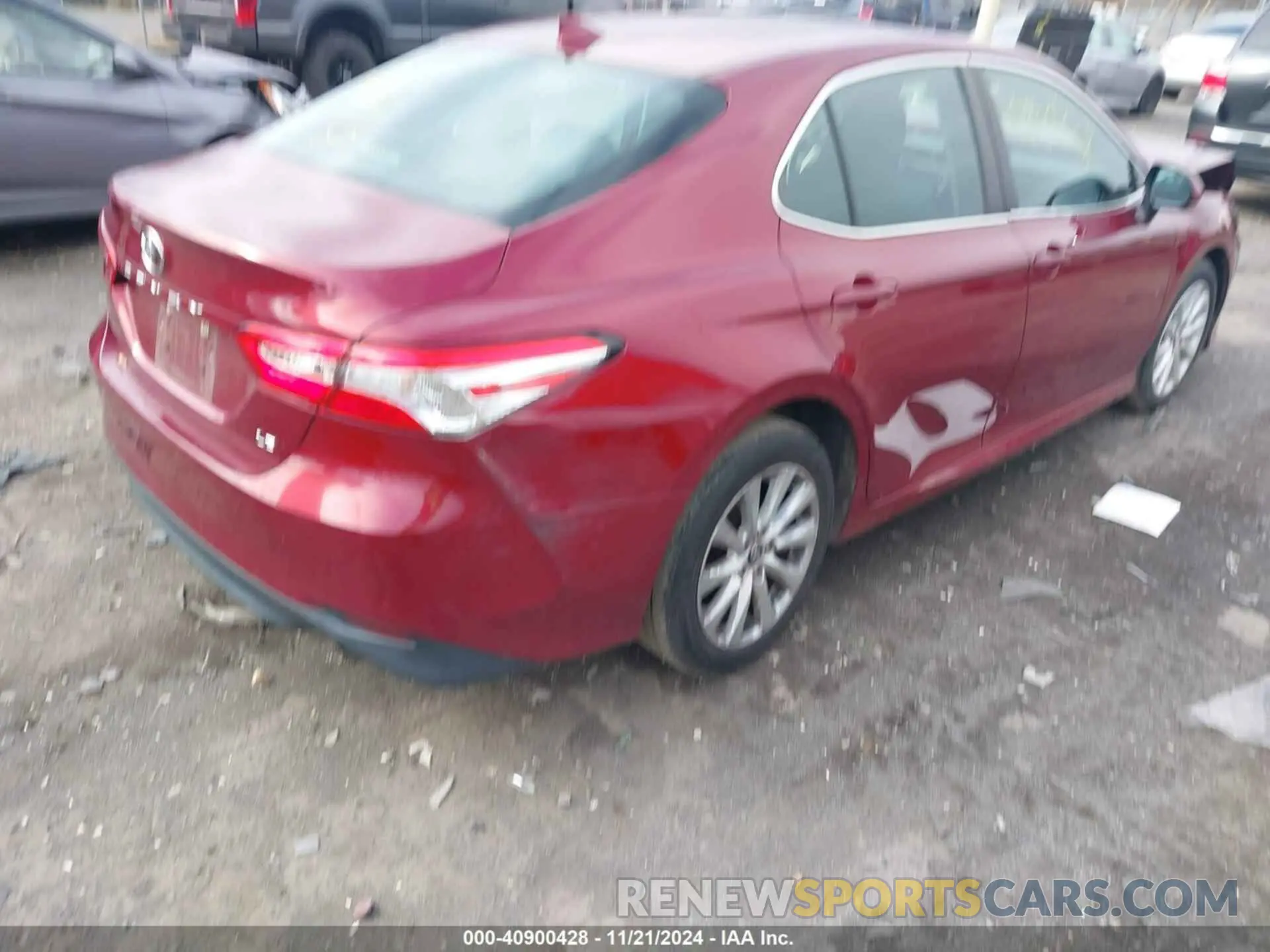 4 Photograph of a damaged car 4T1C11AK1LU942289 TOYOTA CAMRY 2020
