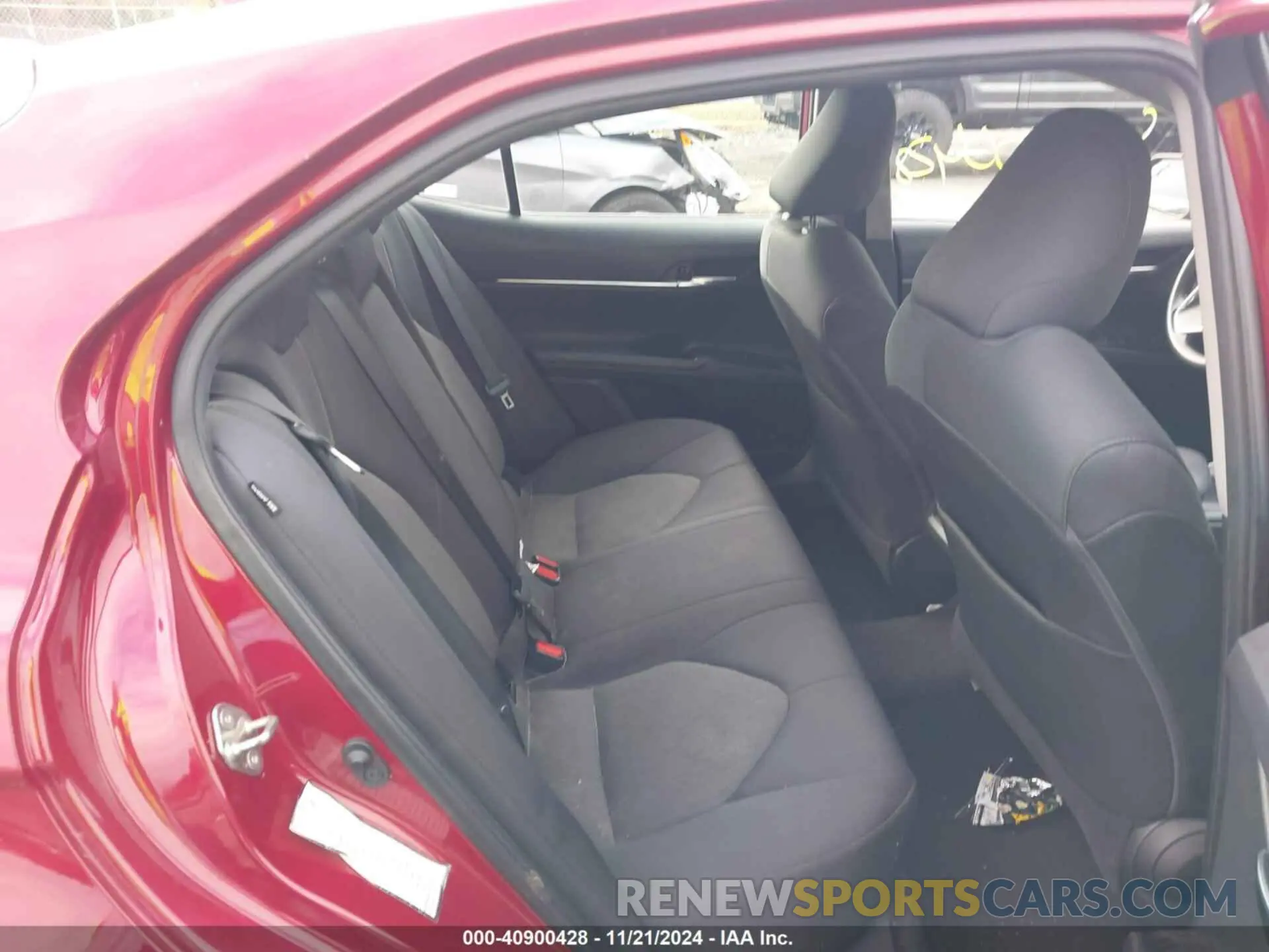 8 Photograph of a damaged car 4T1C11AK1LU942289 TOYOTA CAMRY 2020