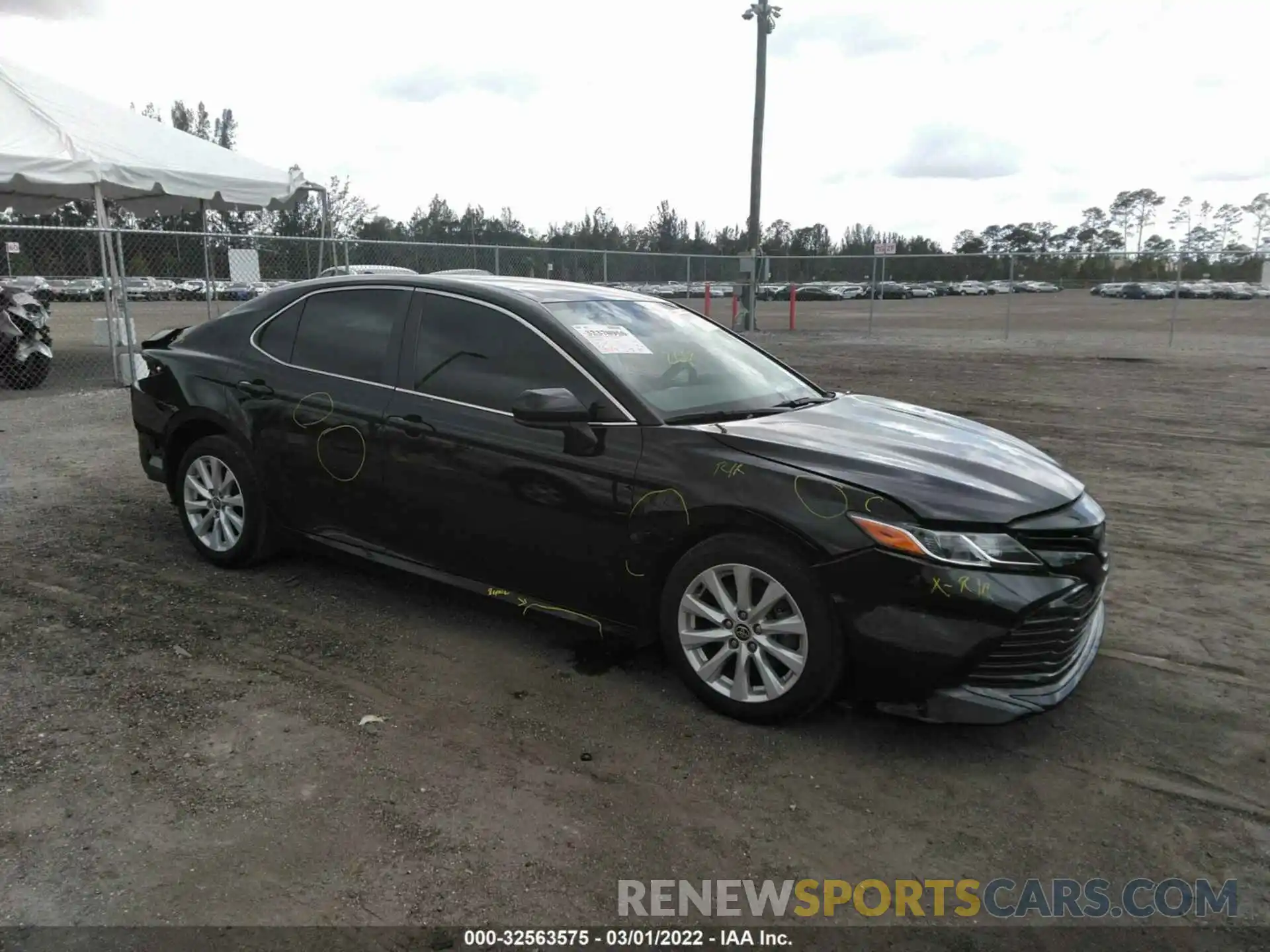 1 Photograph of a damaged car 4T1C11AK1LU953101 TOYOTA CAMRY 2020