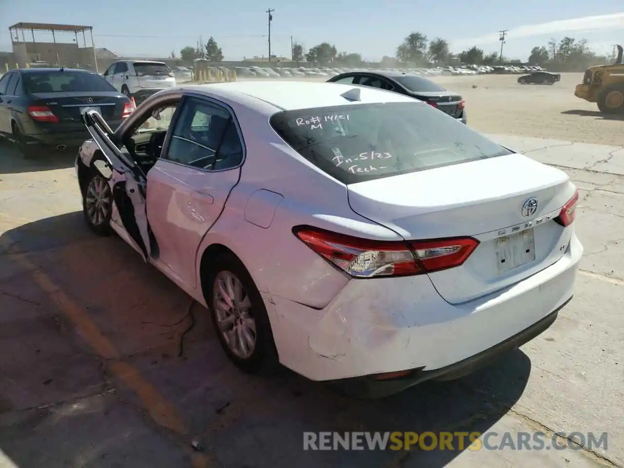 3 Photograph of a damaged car 4T1C11AK1LU957861 TOYOTA CAMRY 2020