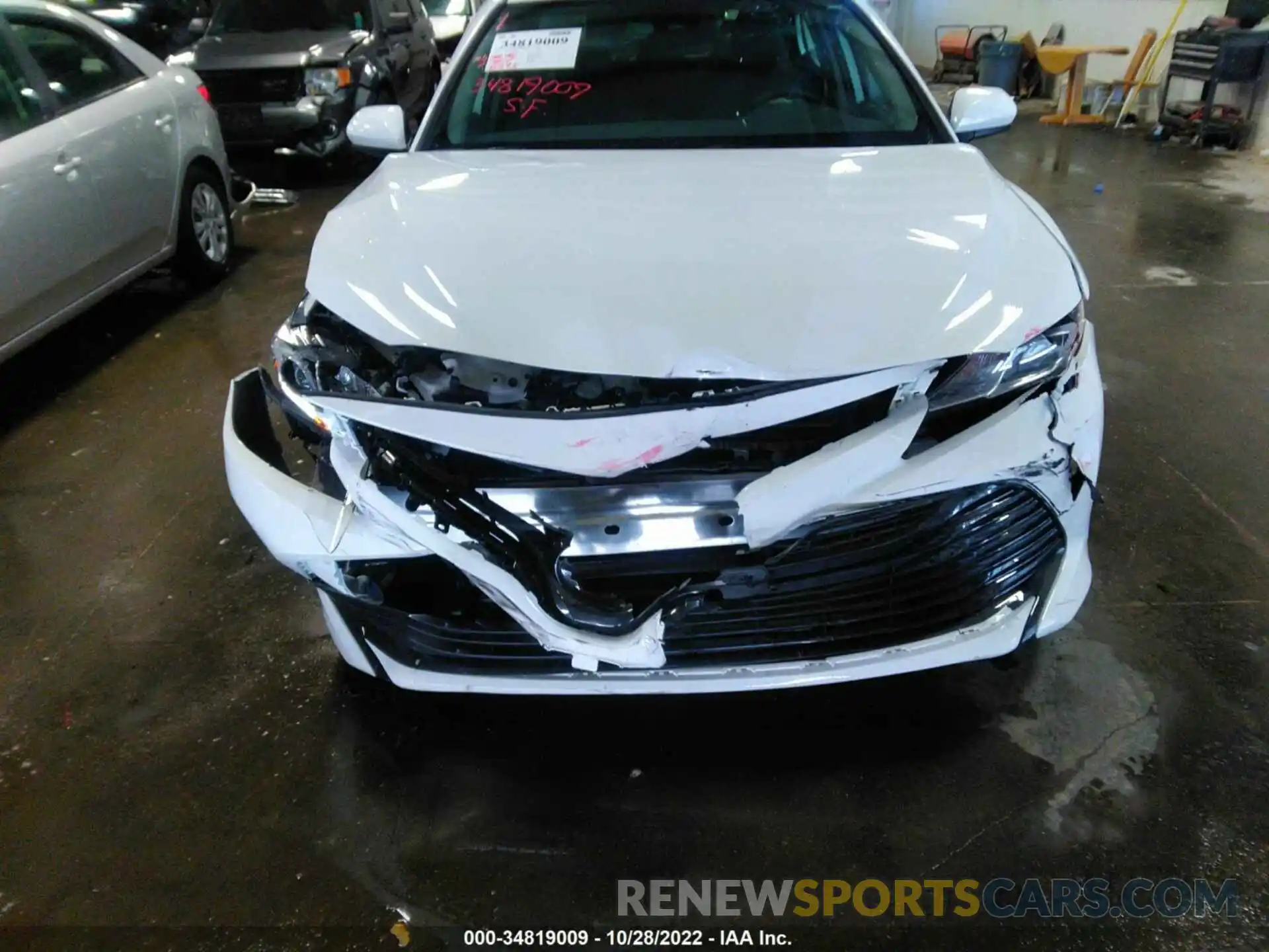 6 Photograph of a damaged car 4T1C11AK1LU960615 TOYOTA CAMRY 2020