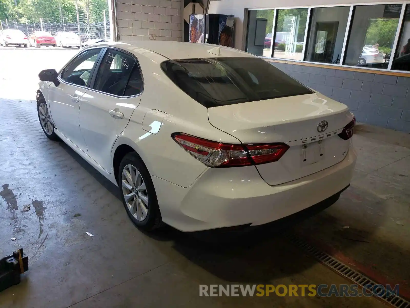 3 Photograph of a damaged car 4T1C11AK1LU978712 TOYOTA CAMRY 2020