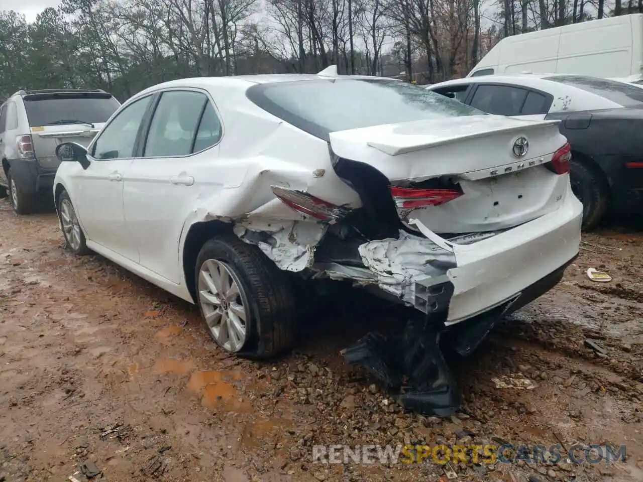 3 Photograph of a damaged car 4T1C11AK1LU981335 TOYOTA CAMRY 2020