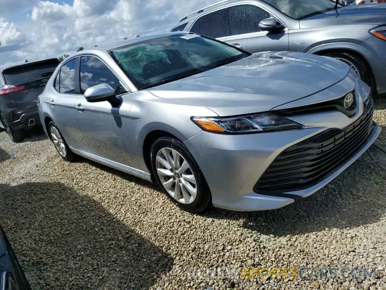 4 Photograph of a damaged car 4T1C11AK1LU986762 TOYOTA CAMRY 2020