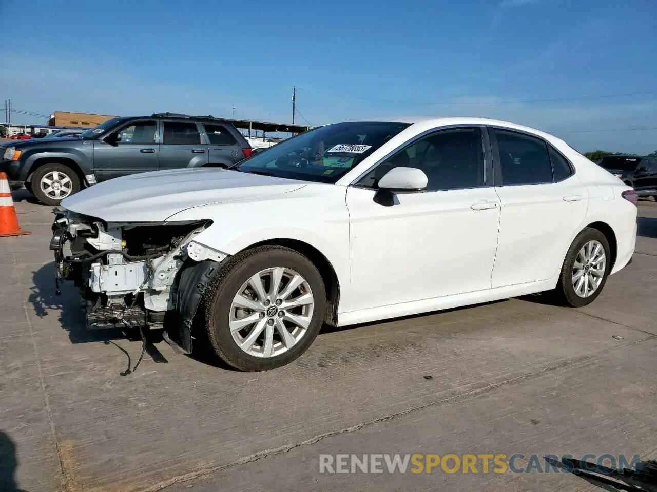 1 Photograph of a damaged car 4T1C11AK1LU987555 TOYOTA CAMRY 2020