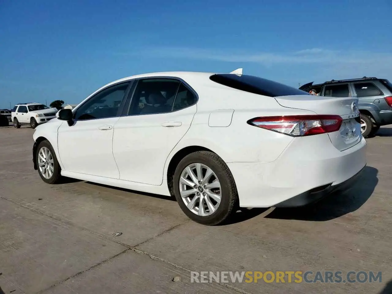 2 Photograph of a damaged car 4T1C11AK1LU987555 TOYOTA CAMRY 2020